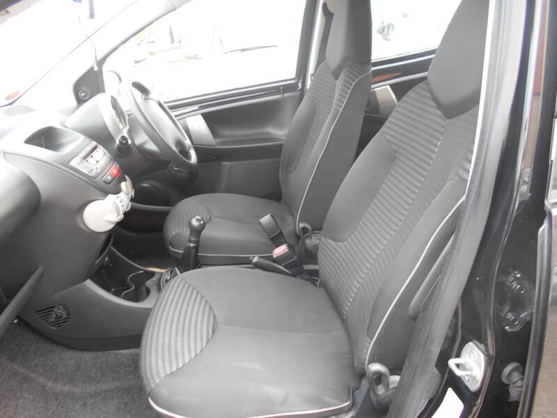 PEUGEOT 107