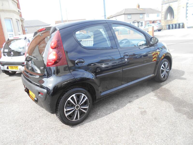 PEUGEOT 107