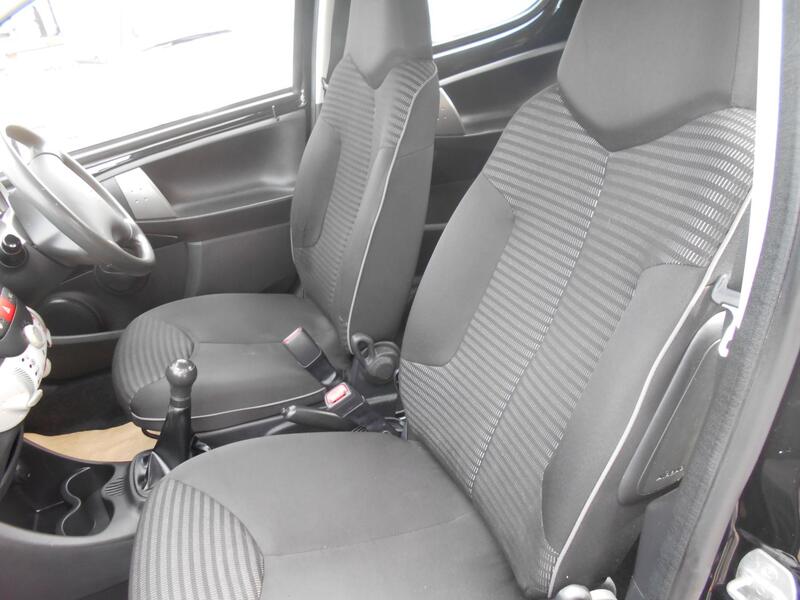 PEUGEOT 107