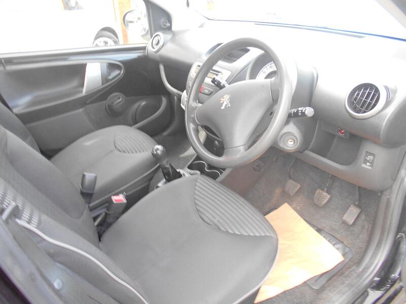 PEUGEOT 107