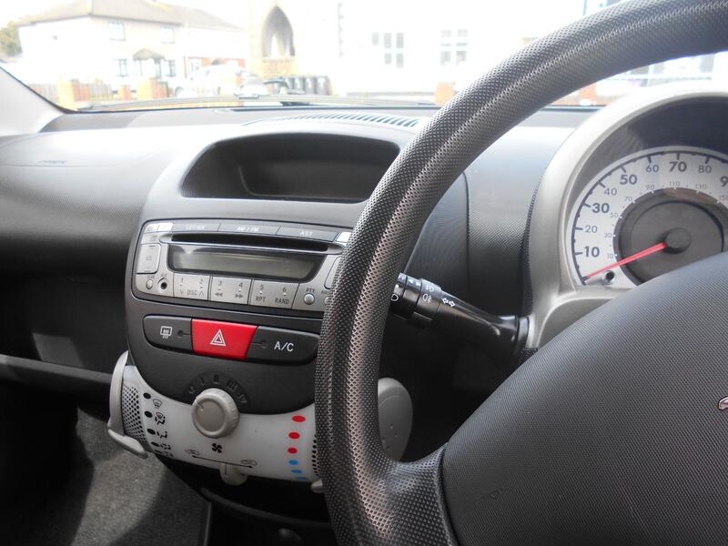 PEUGEOT 107